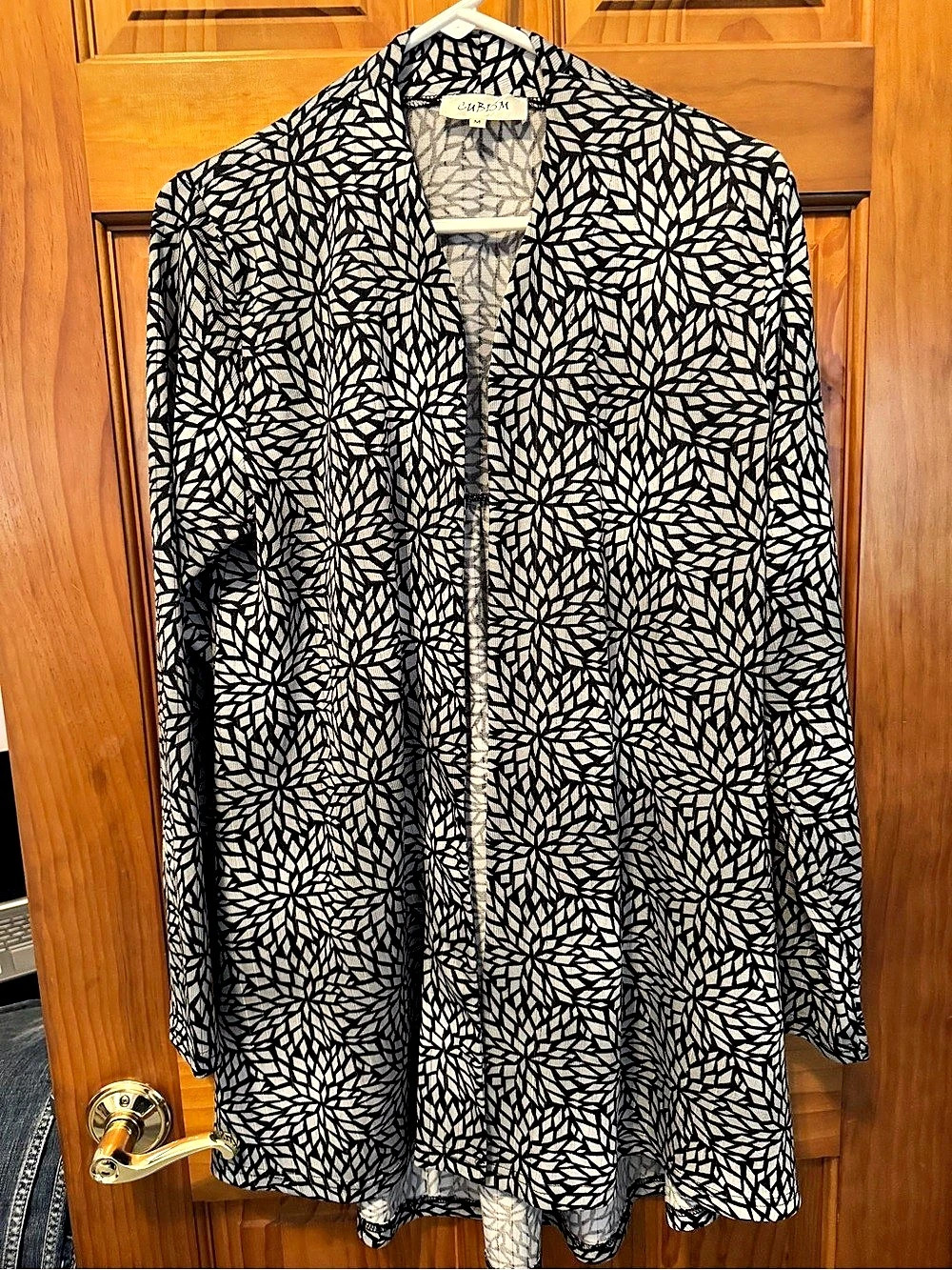 Cubism Women's Geometric Open Front Top Size Medium